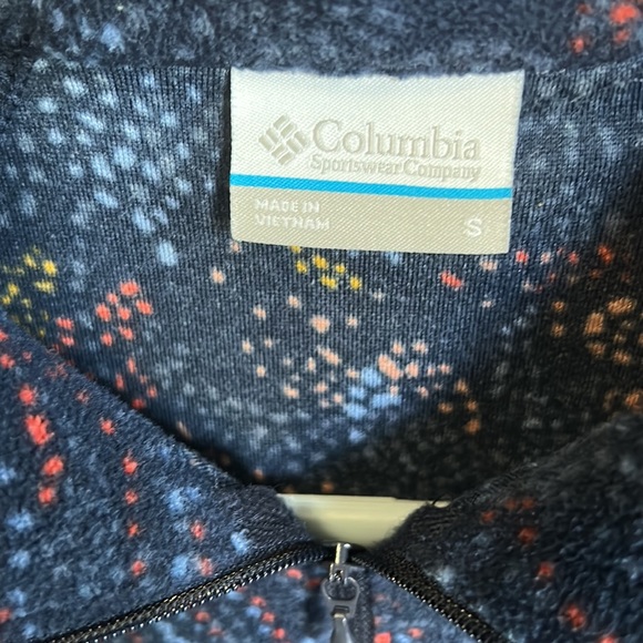 Columbia quarter zip - Picture 2 of 4